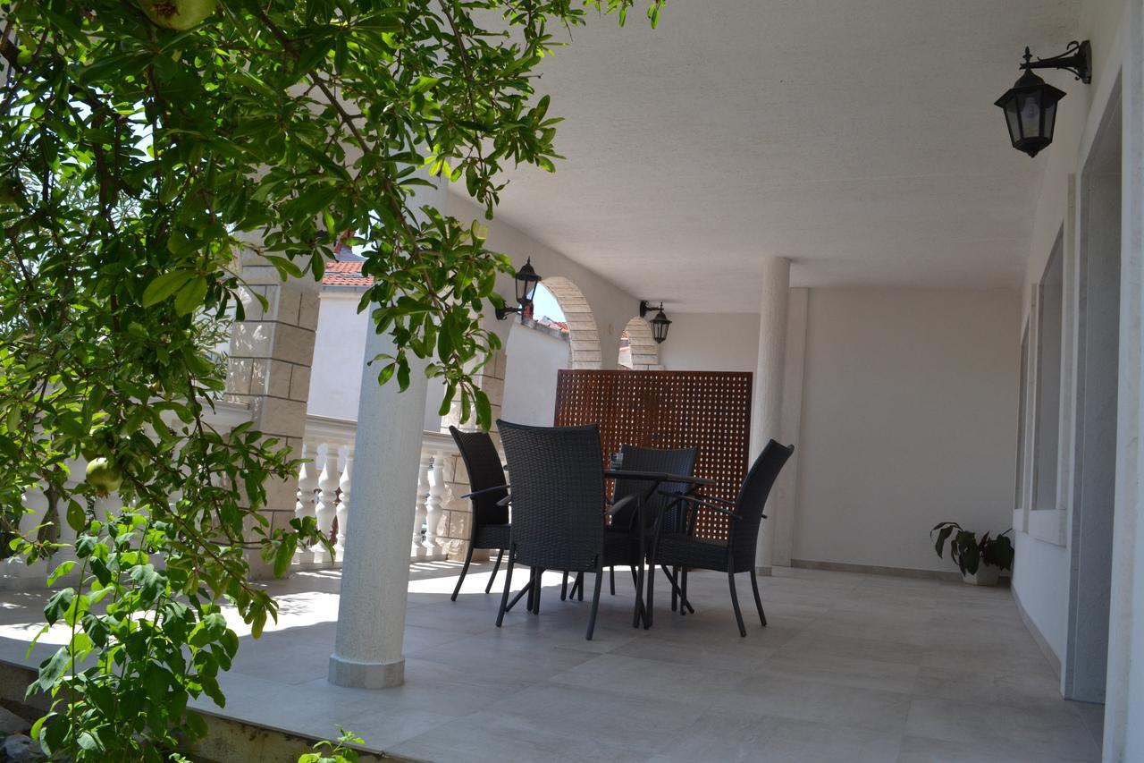Villa I Karma Tisno Zimmer foto